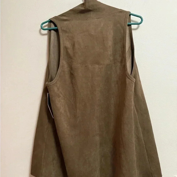 Women's Brown Sleeveless Jacket - Picture 6 of 7